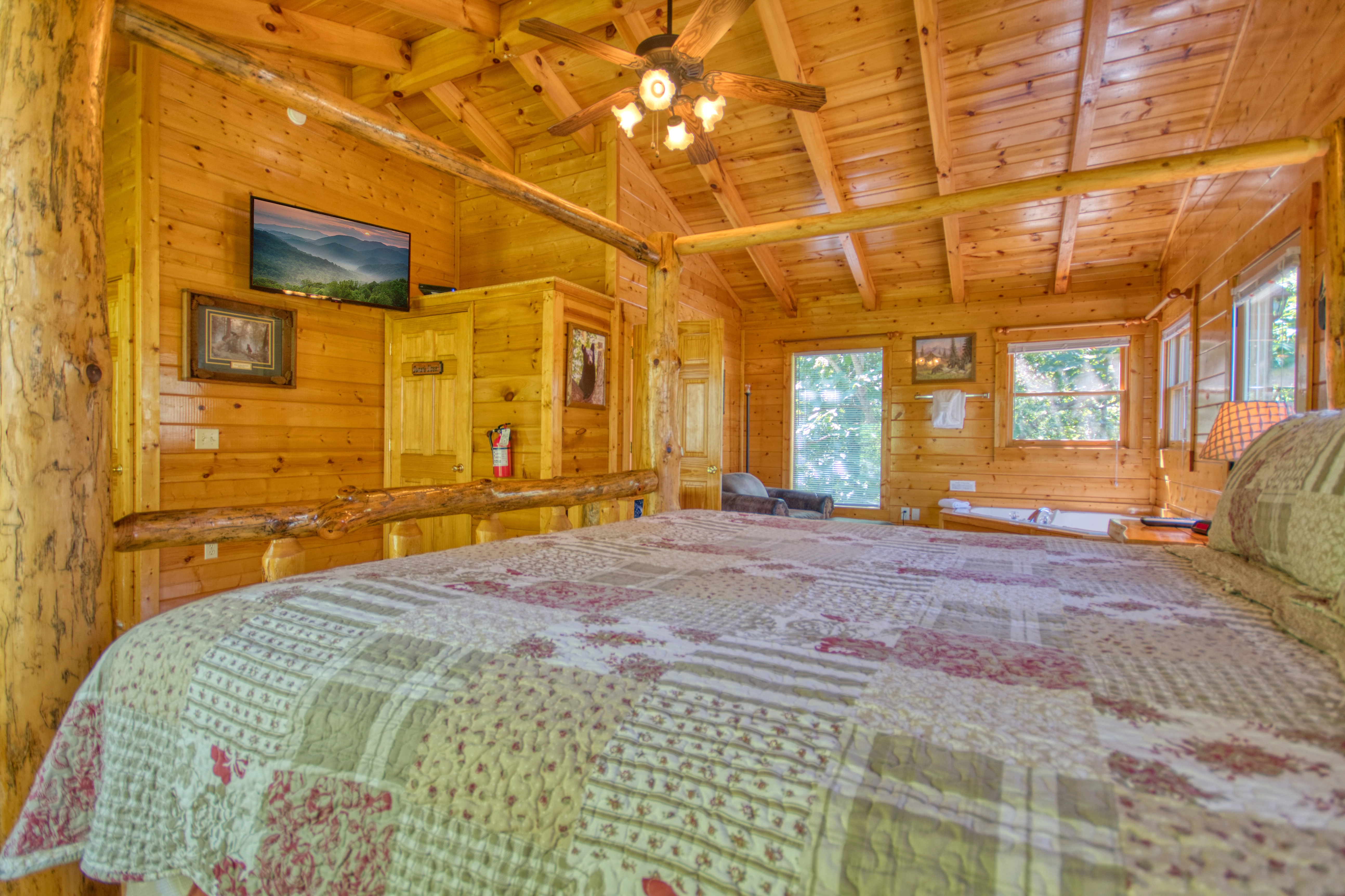 Sevierville Cabin Rental - A Mountain Paradise #295 - 2 bedroom