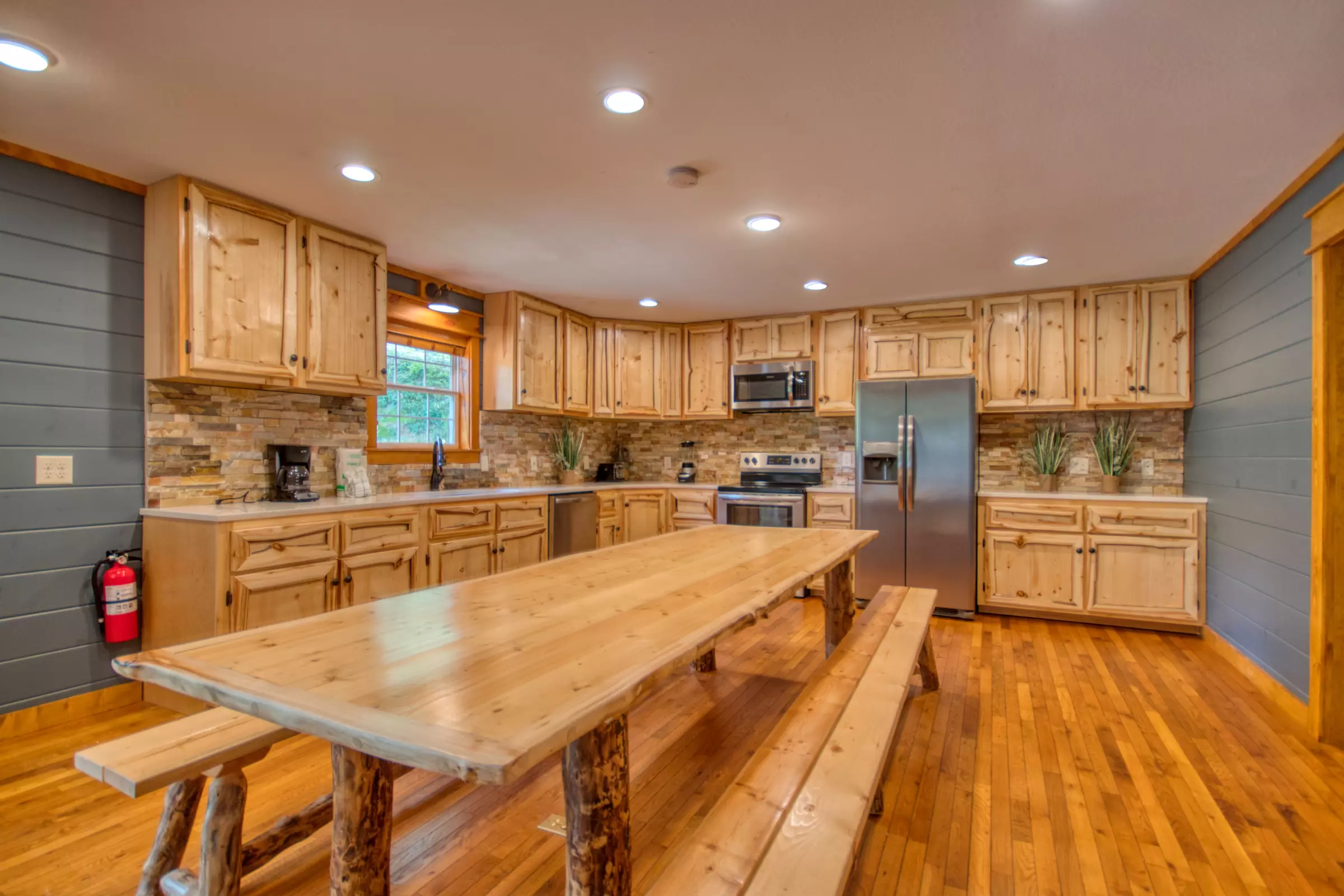 Pigeon Forge Cabin Rental - Black Bear Cinema #4819 - 5 bedroom Pigeon Forge Cabin Rental - Black Bear Cinema #4819 - 5 bedroom