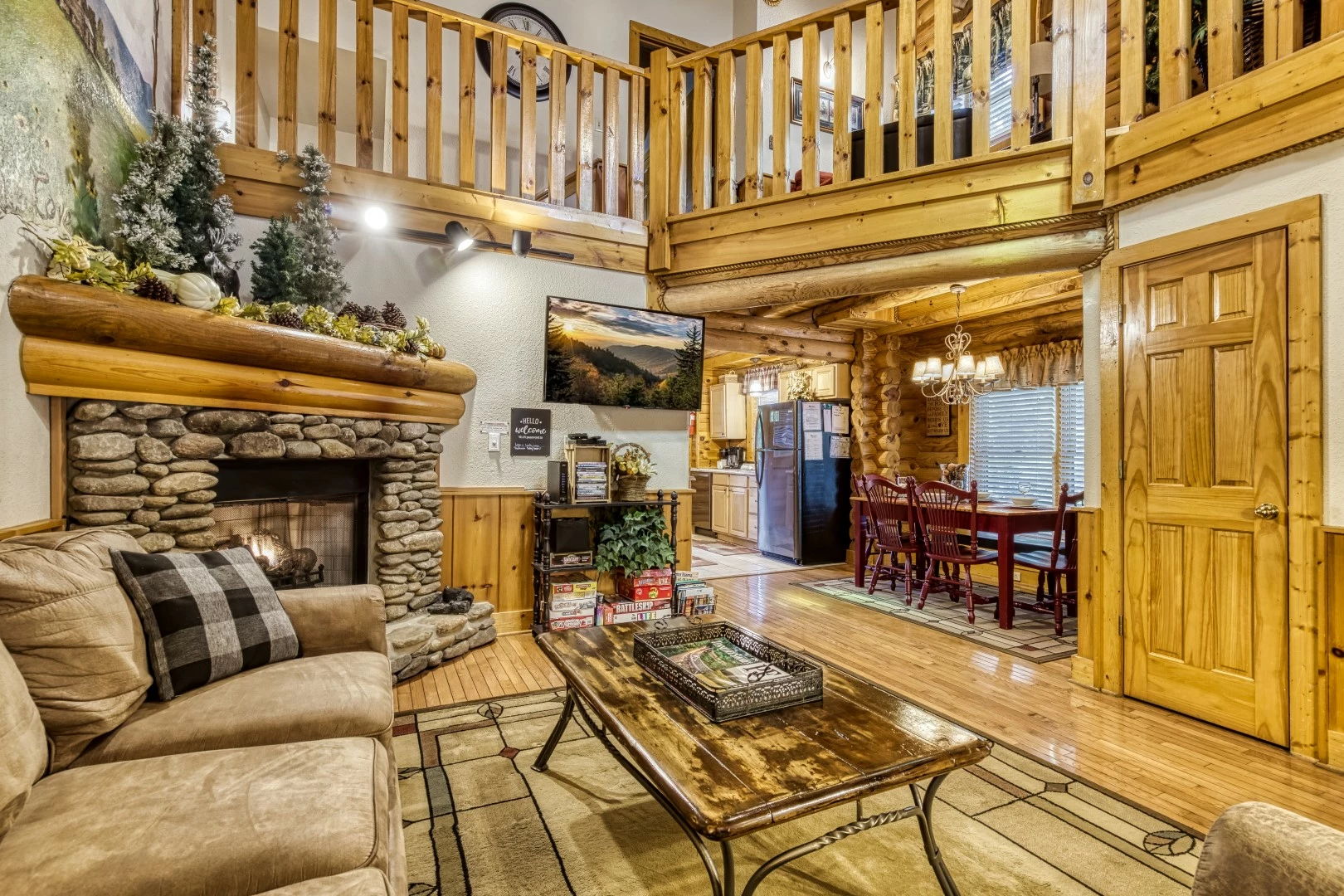 Pigeon Forge Cabin Rental - Lucky Logs #283 - 2 bedroom, image size:1620x1080