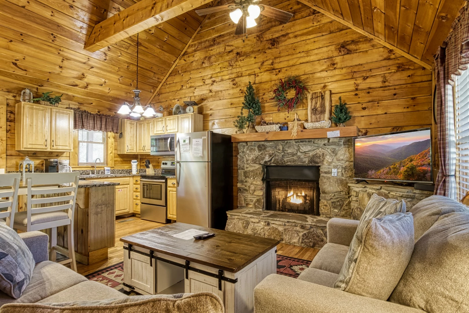 Sevierville Cabin Rental - Lil Country Cabin #262 - 2 bedroom