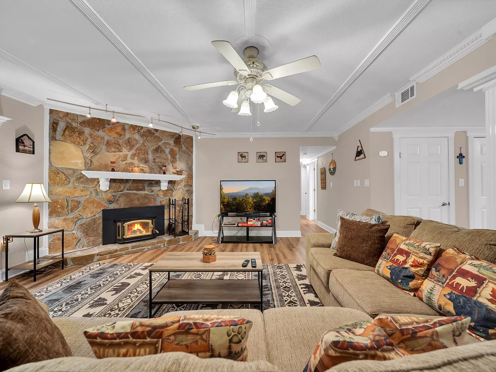 Property image, Exterior, of Bear Hug Hideaway #368