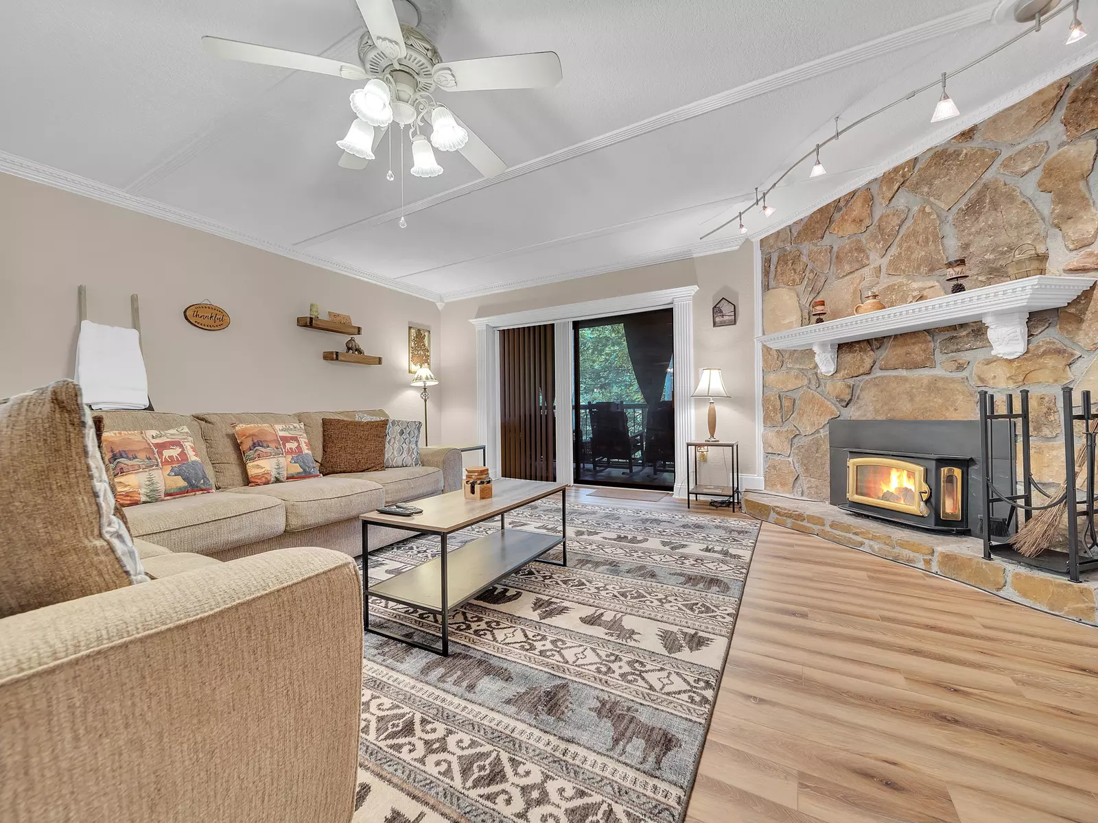 Property image, Exterior, of Bear Hug Hideaway #368