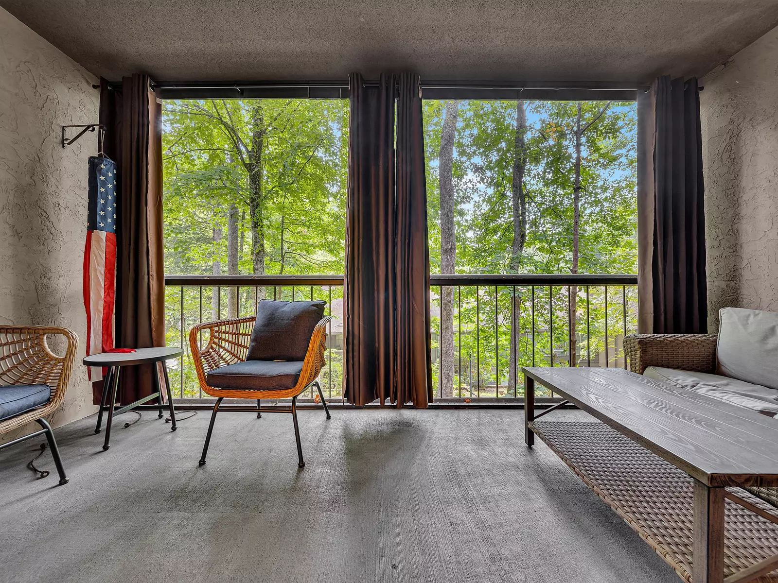 Property image, Exterior, of Bear Hug Hideaway #368