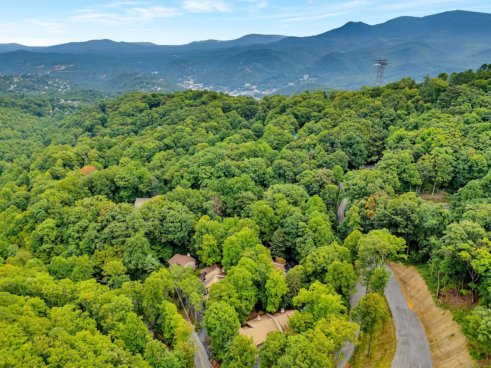 Property image, Exterior, of Bear Hug Hideaway #368