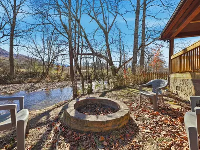 Property image, Exterior, of Heavenly Creekside #276