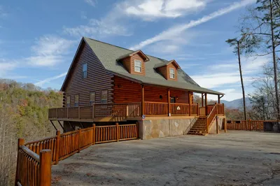Gatlinburg cabin with view