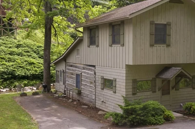 Property image, Exterior, of Granny's River Retreat #458