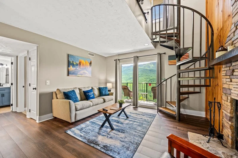 Smoky Hollow Getaway