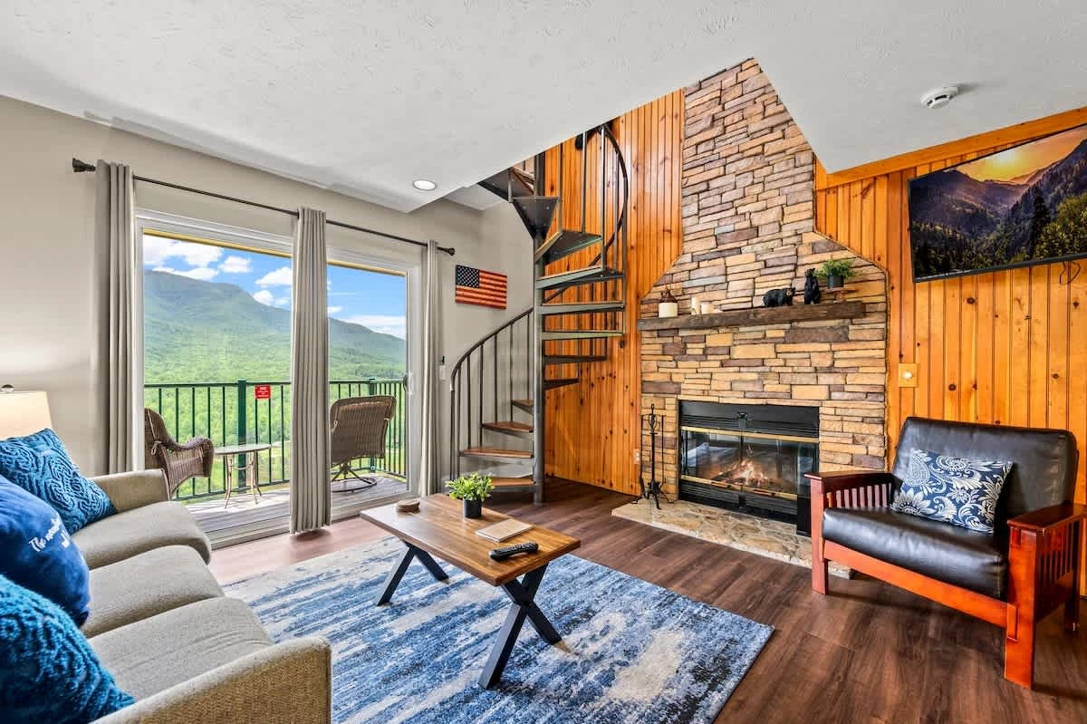 Smoky Hollow Getaway