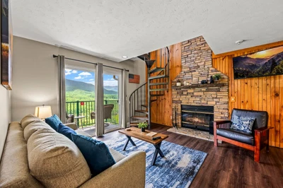Smoky Hollow Getaway
