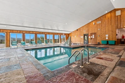 Shared Amenity - Pool & Hot Tub