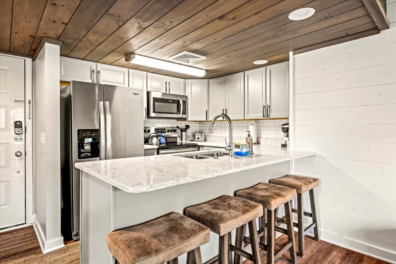 Modern Mountain Esc