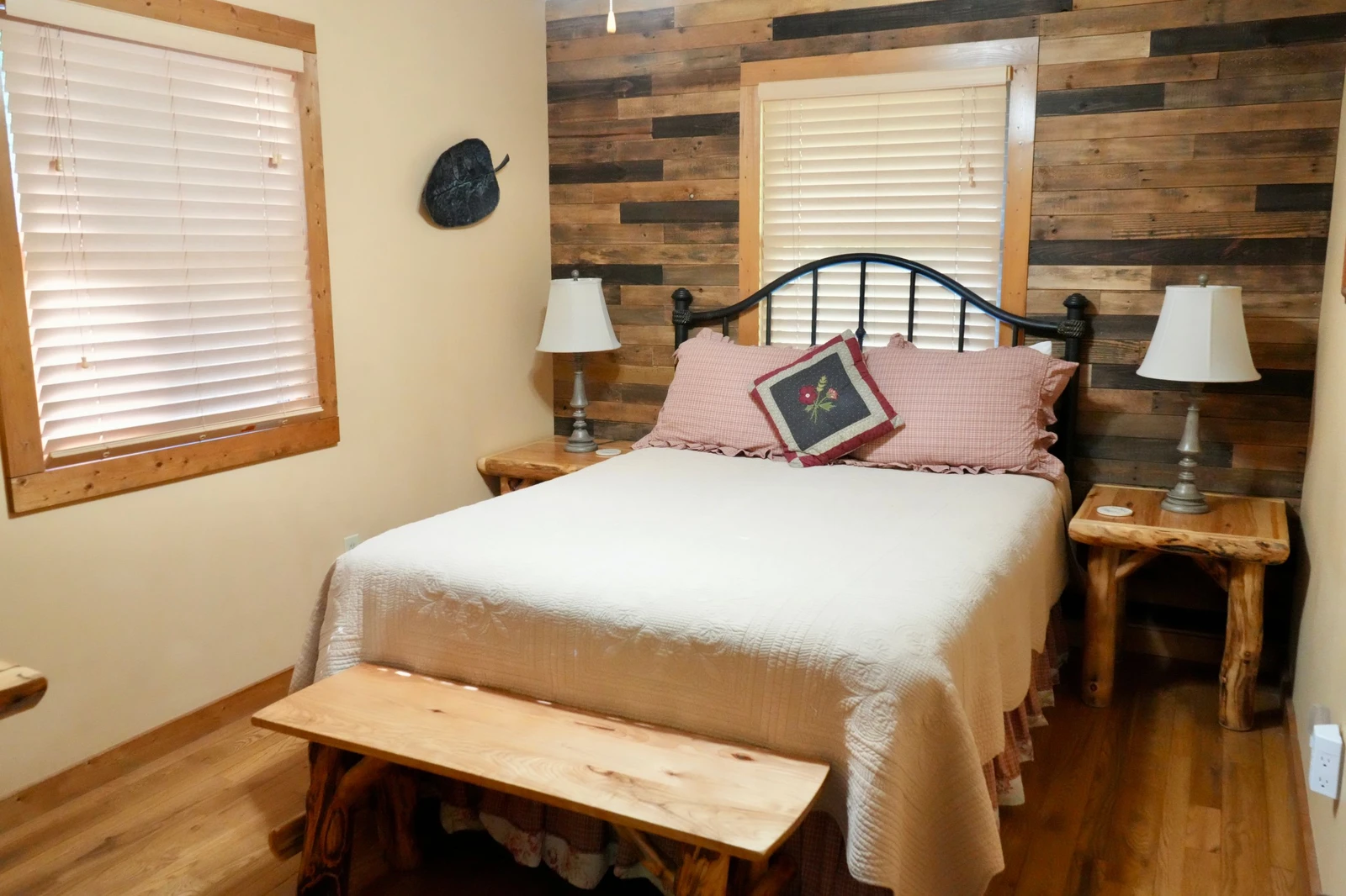Property image, Exterior, of Granny's River Retreat #458