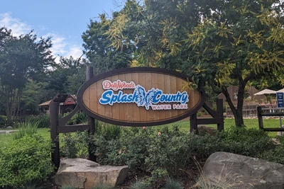 Dollywood's Splash Country sign