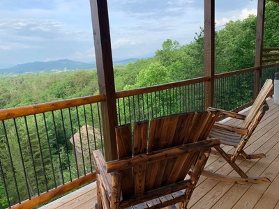 Affordable Pigeon Forge Cabin Rentals with Mountain Views