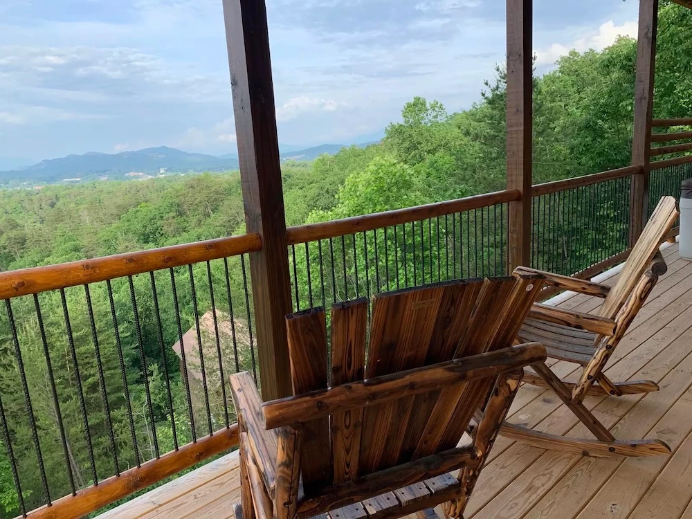 Affordable Pigeon Forge Cabin Rentals with Mountain Views