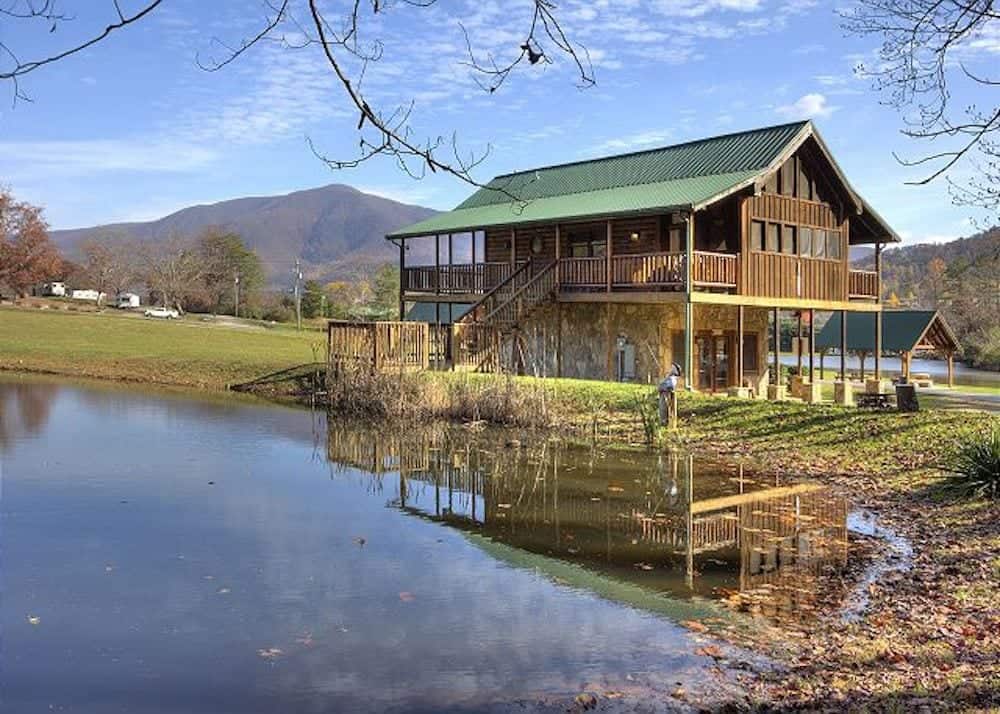 fishing cabin in tennessee