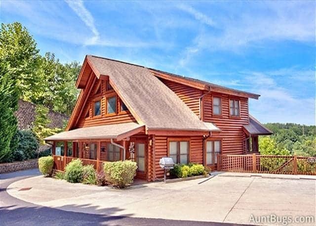 A Mountain Endeavour log cabin rental in Pigeon Forge TN