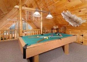 Pigeon Forge cabin with pool table in game room