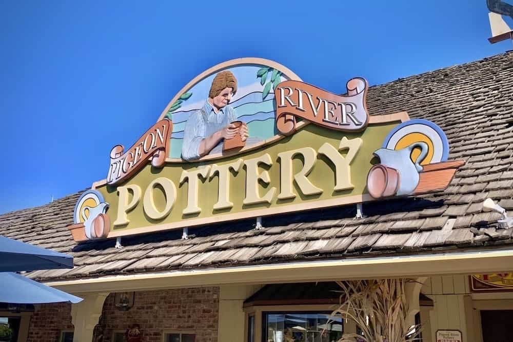 pigeon river pottery in pigeon forge